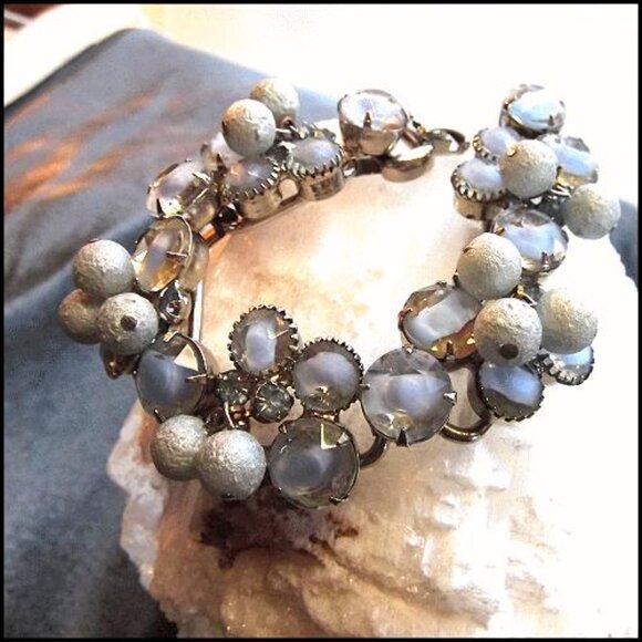 1950s Delizza Elster French Blue Givre Glass Vintage Juliana Bracelet 15478 - Picture 4 of 5